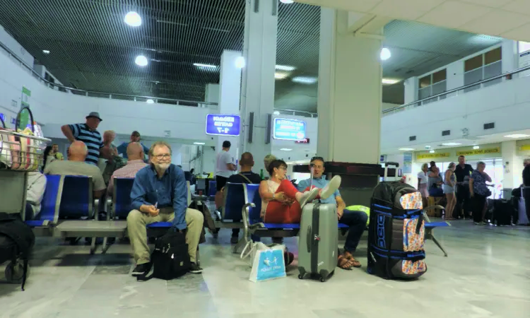 Aéroport international d'Héraklion « Nikos Kazantzakis »