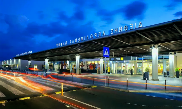 Aéroport international de Paphos