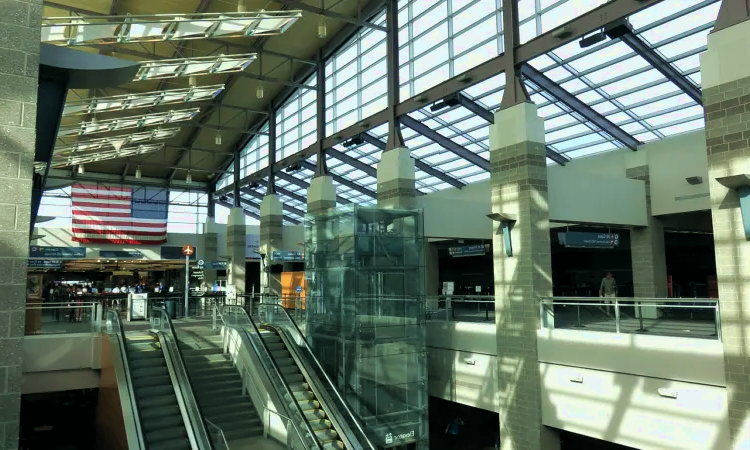 Aéroport d'État Theodore Francis Green Memorial