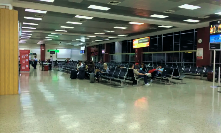 Aéroport international Monseigneur Oscar Arnulfo Romero