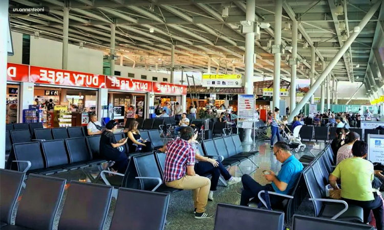 Aéroport international de Tirana