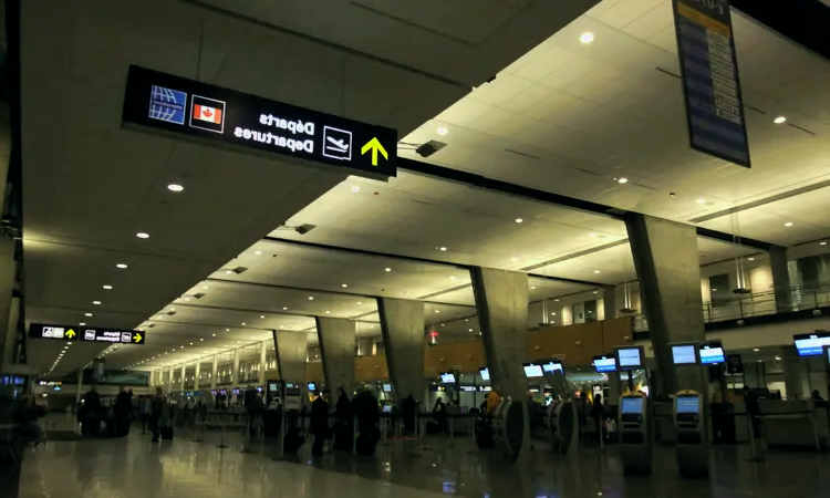 Aéroport international Pierre-Elliott-Trudeau de Montréal