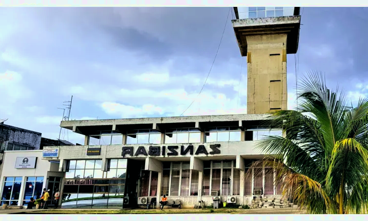 Aéroport international Abeid Amani Karume