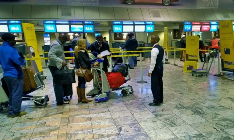 Aéroport international Abeid Amani Karume